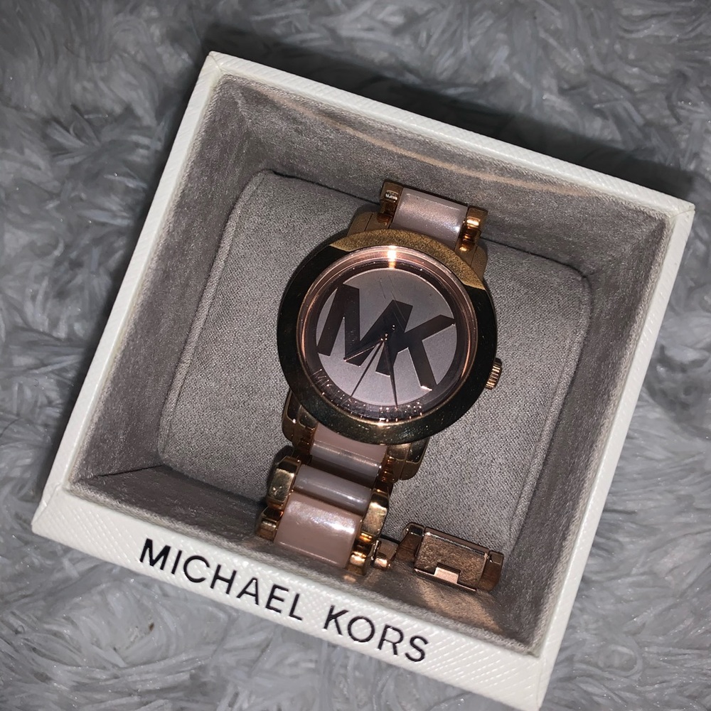 Michael kors rose gold watch